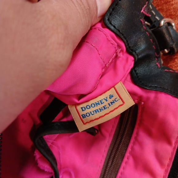 Vintage Dooney & Bourke Crossbody Bag Black Nylon and Leather with Duck Logo - Picture 8 of 9